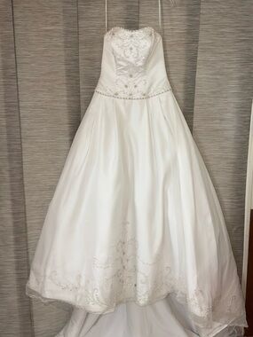 Gorgeous Oleg Cassini Organza Wedding Gown